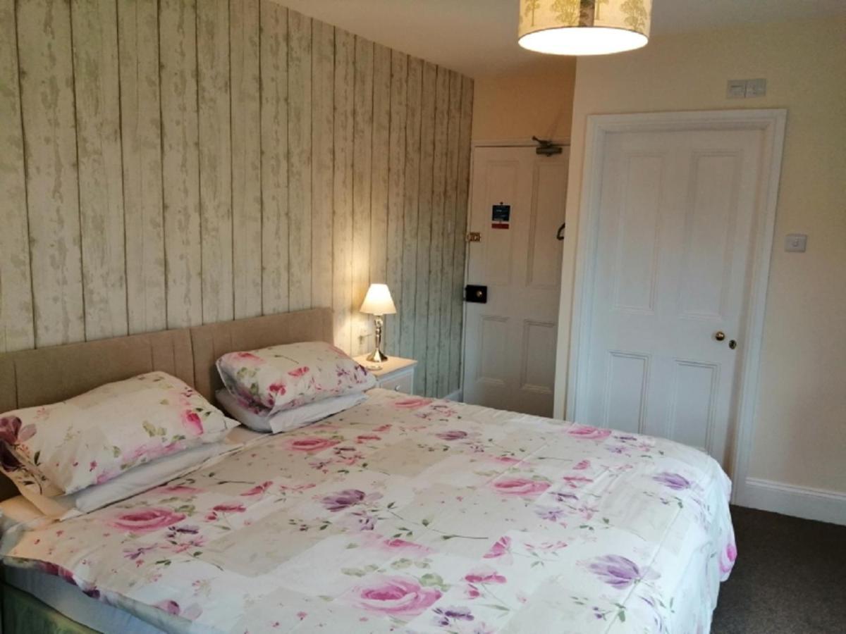 Lion Hotel Llanbister Bagian luar foto